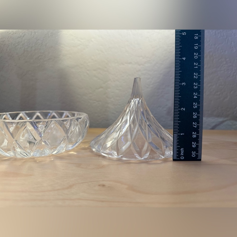 🍫 Shannon Crystal Hershey Shaped Candy Dish - Picture 7 of 8